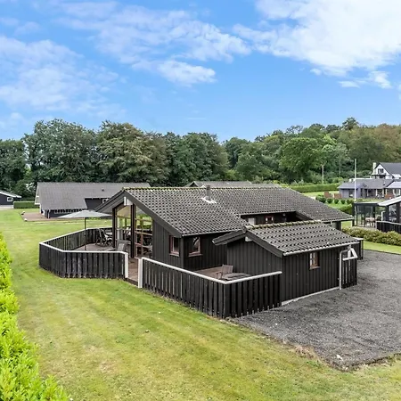 Dom wakacyjny Thrine - 150m From The Sea By Interhome