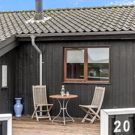 Thrine - 150m From The Sea By Interhome Sjolund